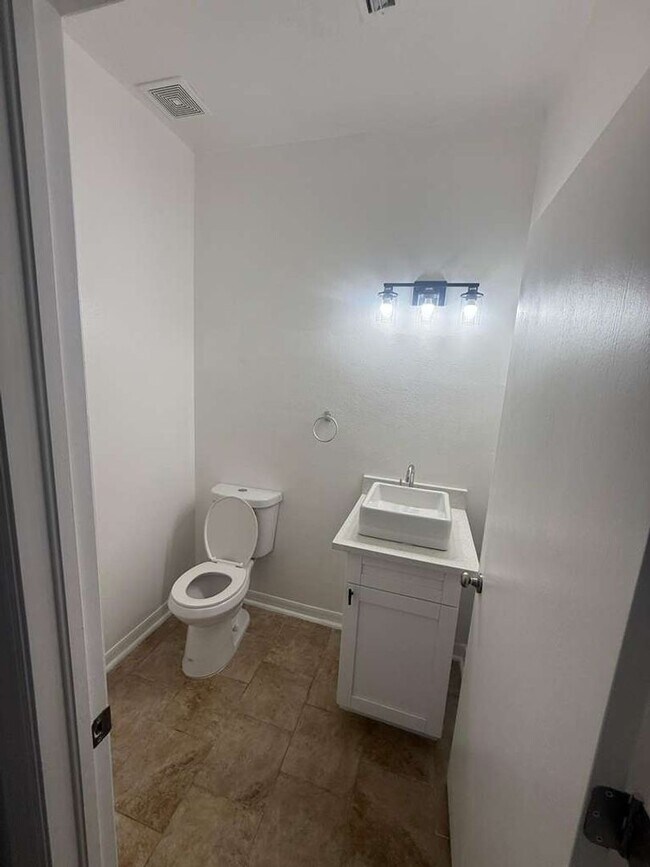 Building Photo - Stunning 3BR Home for Rent – Land O’ Lakes, FL