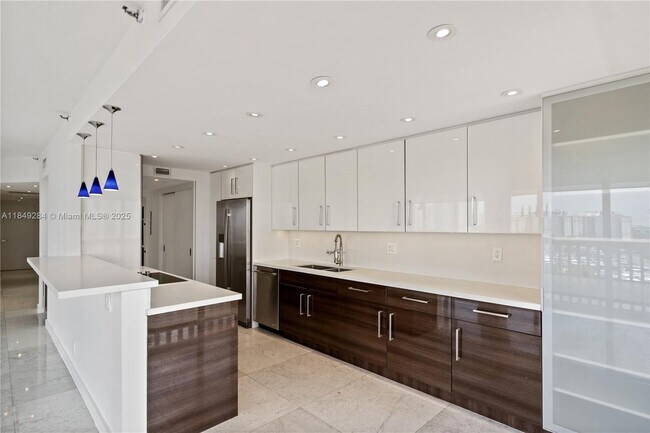 Building Photo - 19355 Turnberry Way