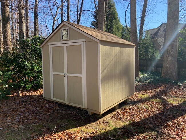 Building Photo - Wonderfully Maintained Ranch in North Oaks!