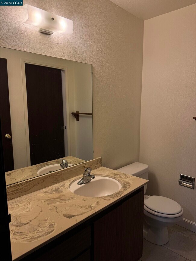 Building Photo - 1725 Landana Dr