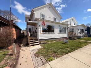 Building Photo - 807 Rose St