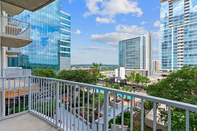 Building Photo - 360 Nueces St