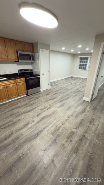 Building Photo - 24 Ridgewood Ln