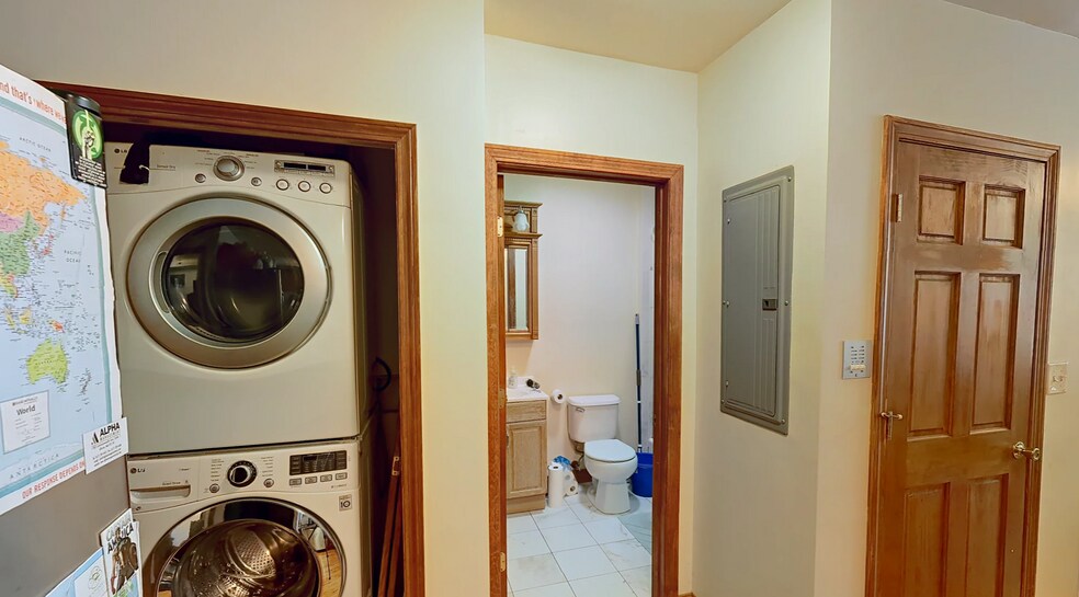 Building Photo - 112 Allston St