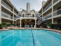 Building Photo - Spacious 2 bedroom-2 bath -Condo