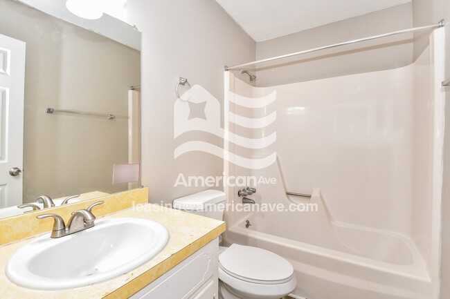 Building Photo - 449 Parlock Rd