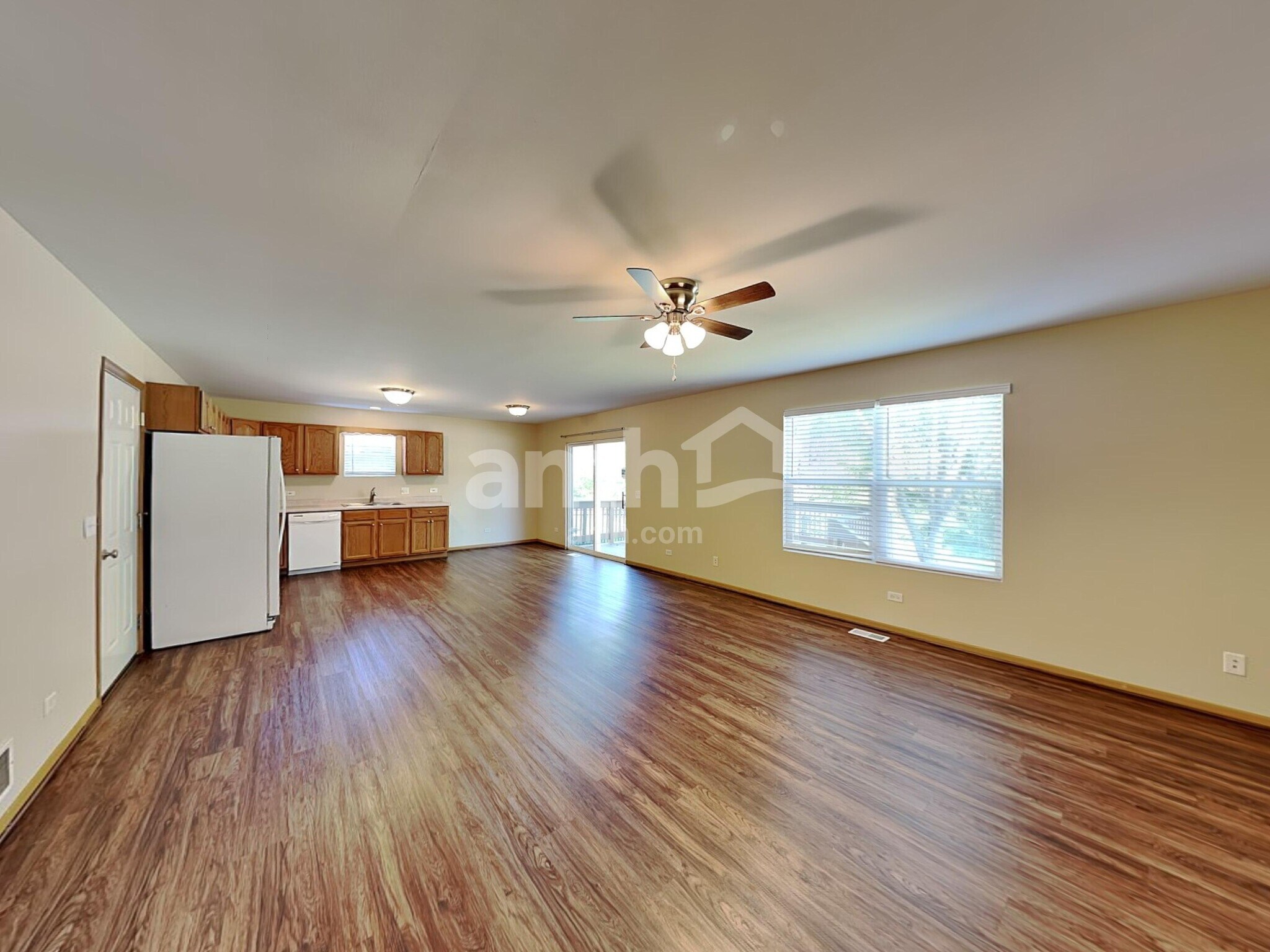 Building Photo - 329 Verbena Ln