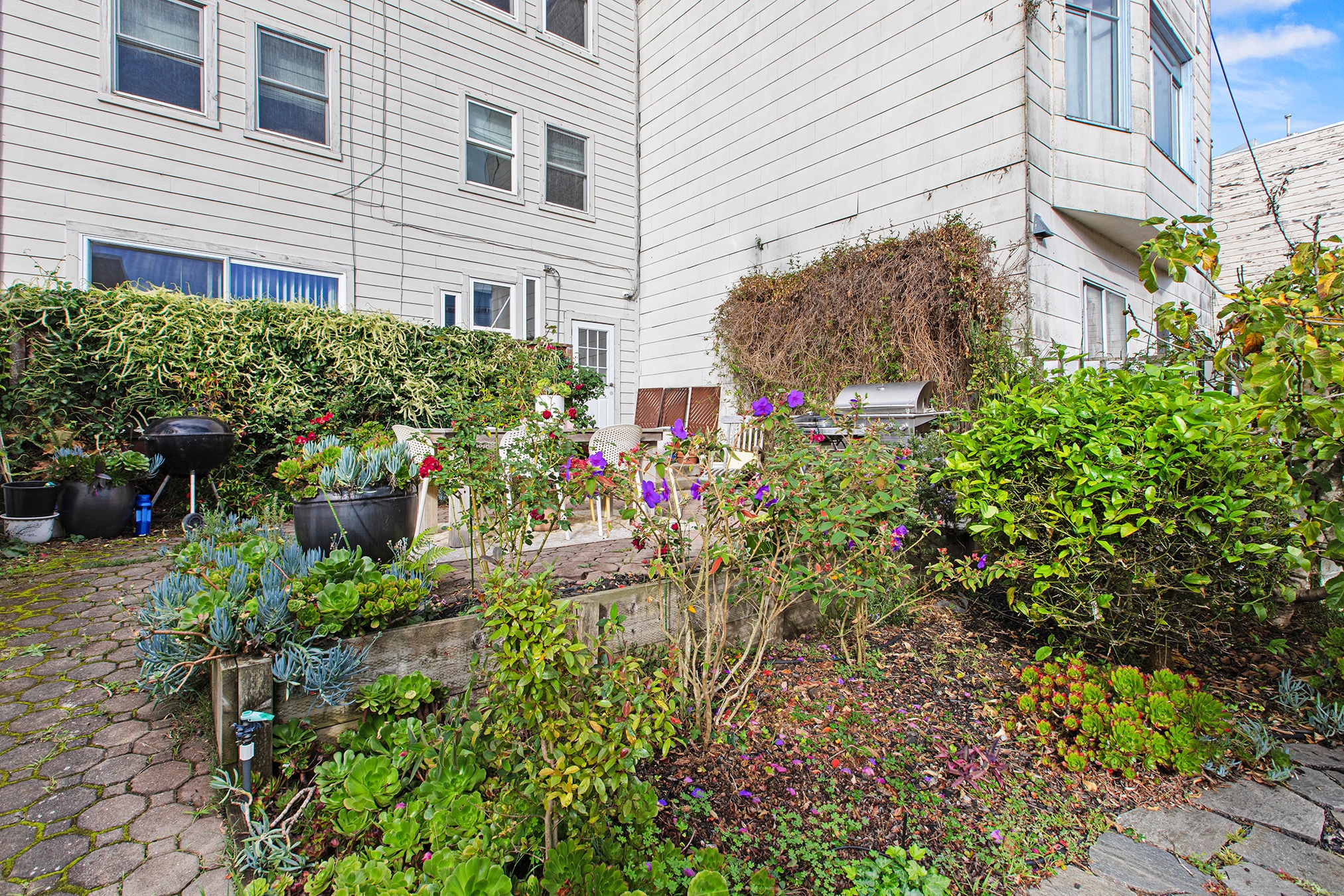 Building Photo - 548 25th Ave