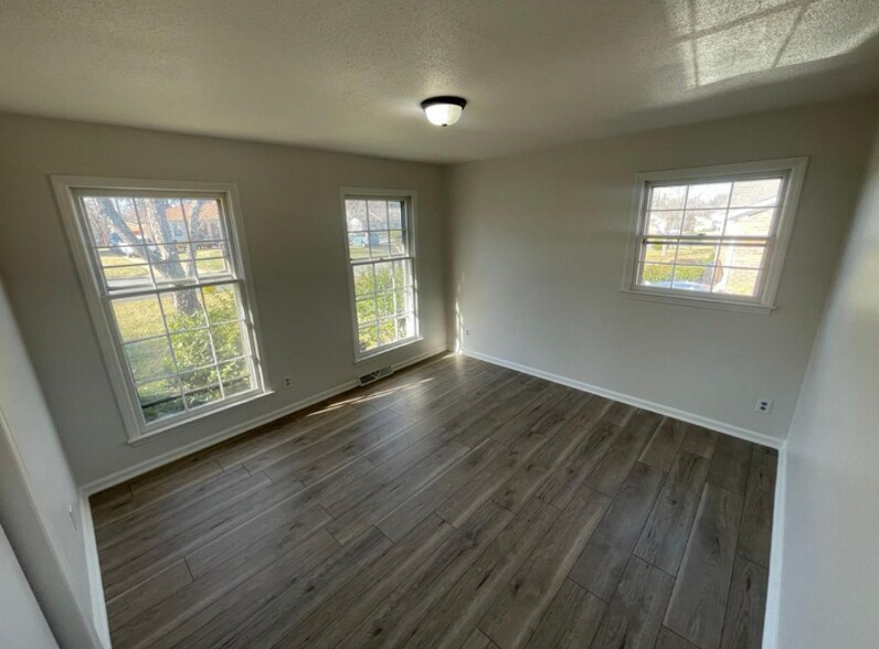 Building Photo - 1514 Glenridge Rd