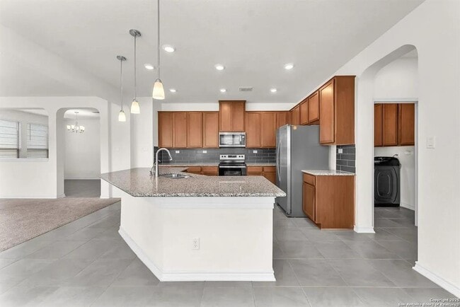 Building Photo - 412 Deer Crest Dr