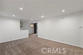 Building Photo - 525 N Sycamore Ave