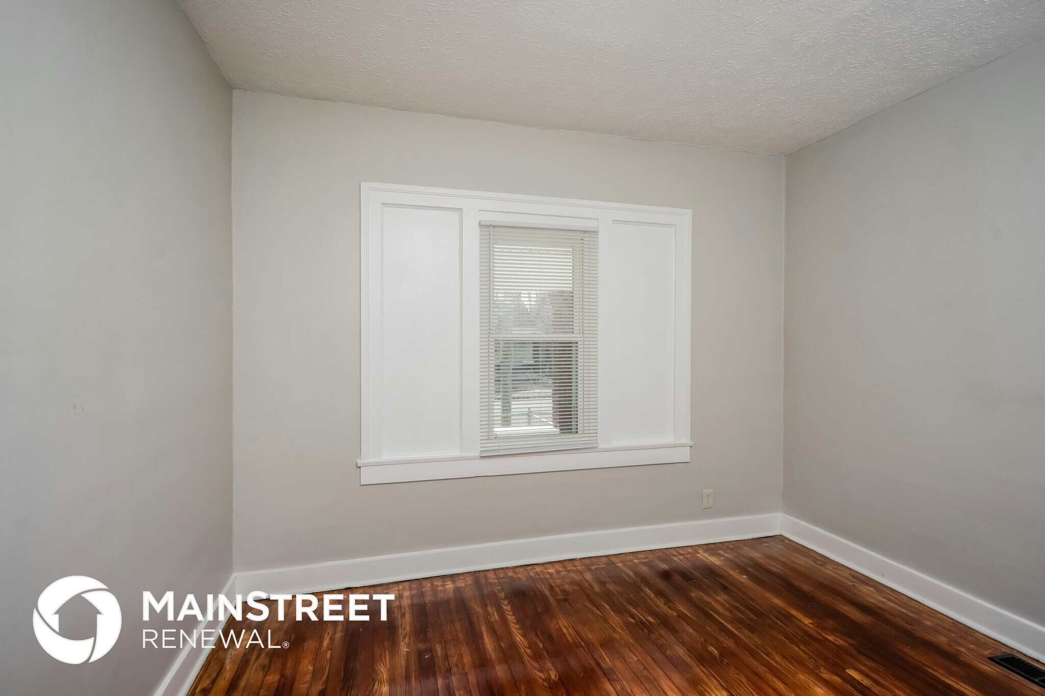 Building Photo - 1821 W Lee St