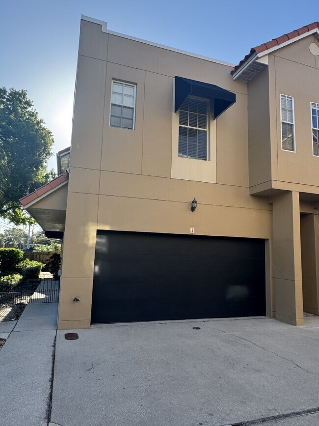 Primary Photo - "Spacious 3-Bed Townhouse Retreat in Tampa...