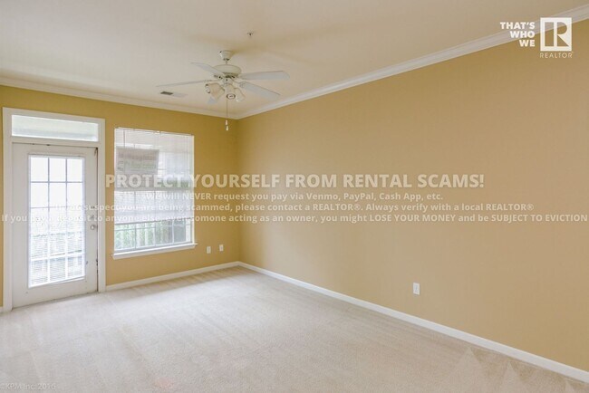 Building Photo - 4261 NE Meadowcreek Circle Unit#105, Fayet...