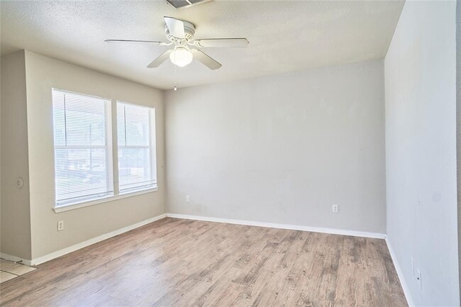 Building Photo - 2214 Katy Ln