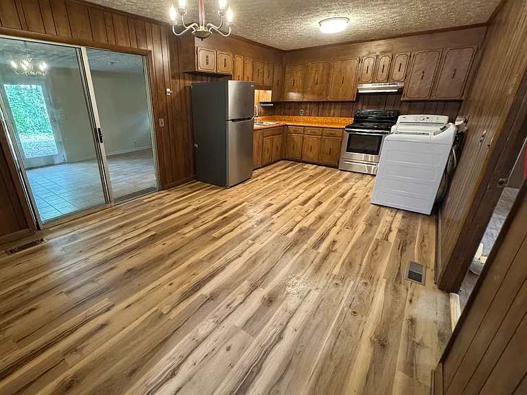 Building Photo - 2408 Vaulx Ln