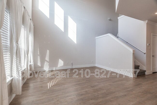 Building Photo - 272 Sapphire Dr