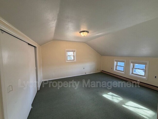 Building Photo - 35 Albert Ave