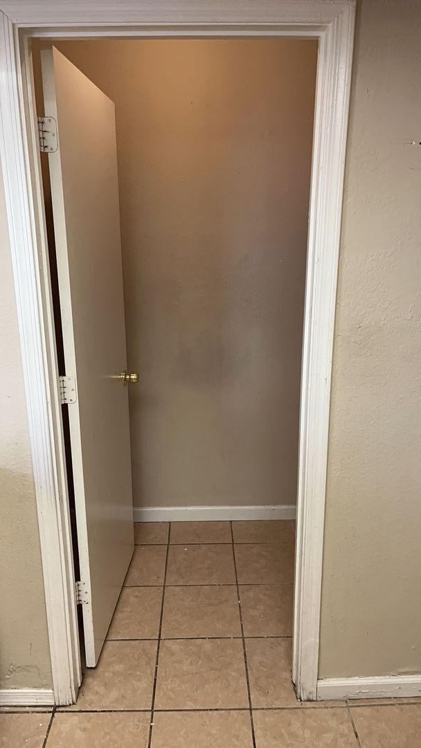 Building Photo - Condo in HALLCRAFT VILLAS EAST