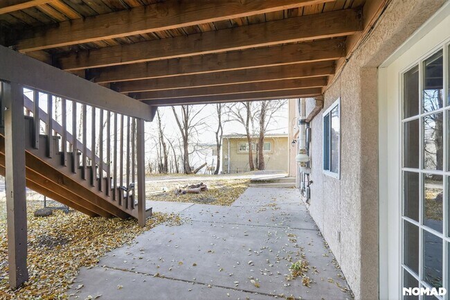 Building Photo - 30 W Navajo St