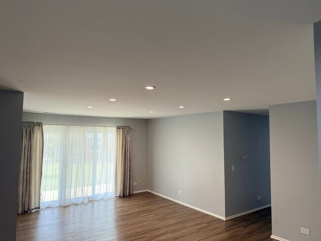 Building Photo - 1312 Coventry Cir