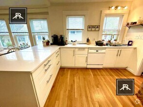 Building Photo - 4 bedroom in Brookline MA 02446