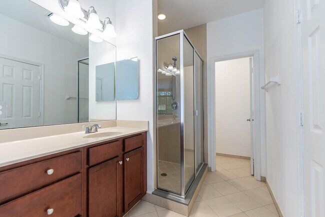 Building Photo - 10283 Wellington Parc Dr
