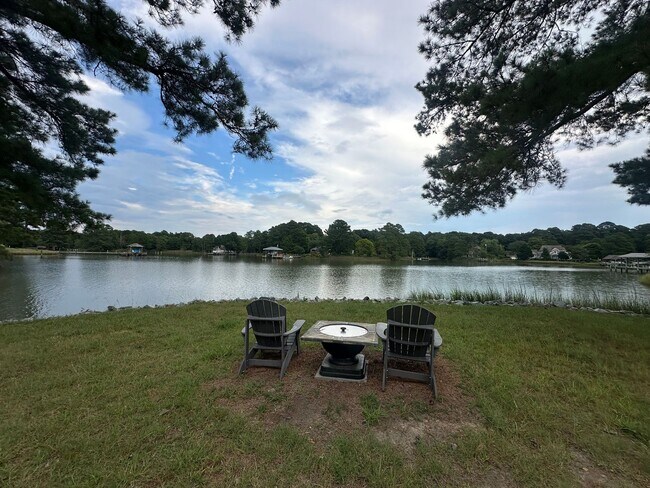 Building Photo - Call Amanda Tate at 757-289-6810 for more ...