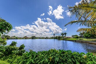 Building Photo - price drop!! PET FRIENDLY- WATERFRONT- SPACIOUS- CENTRAL LOCATION