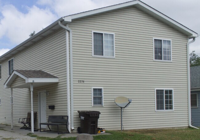 Building Photo - 2276 Holdrege St