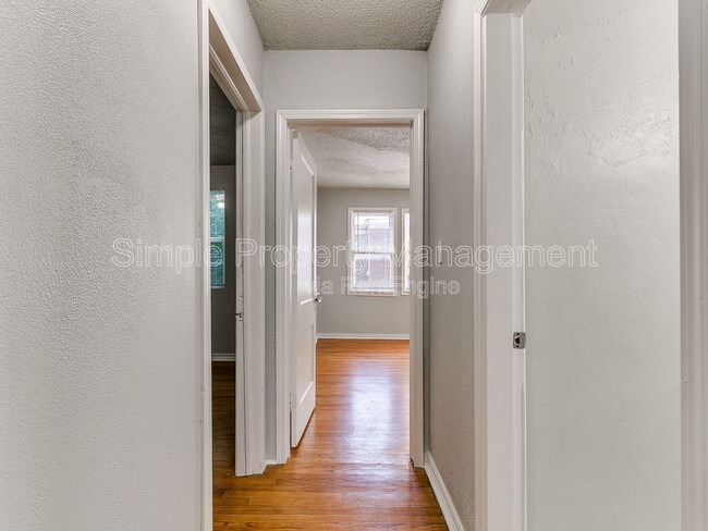 Building Photo - 1841 N Gatewood Ave