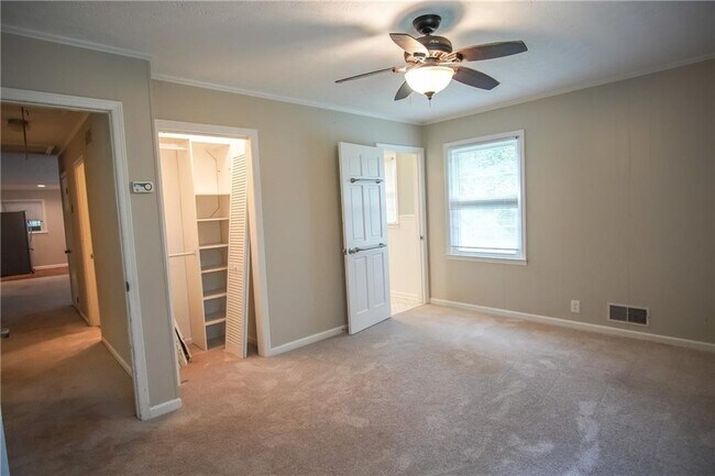 Building Photo - 2173 Holly Ct