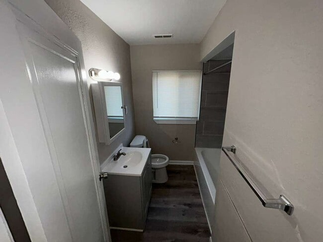 Building Photo - Beautiful Renovated Colonial