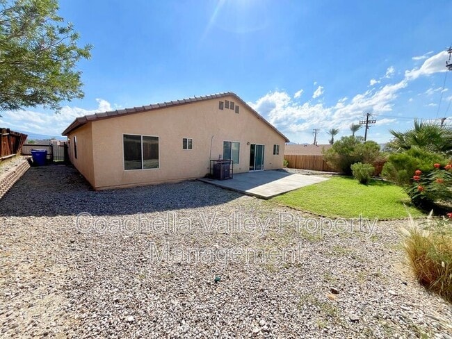 Building Photo - 66028 Mission Lakes Blvd