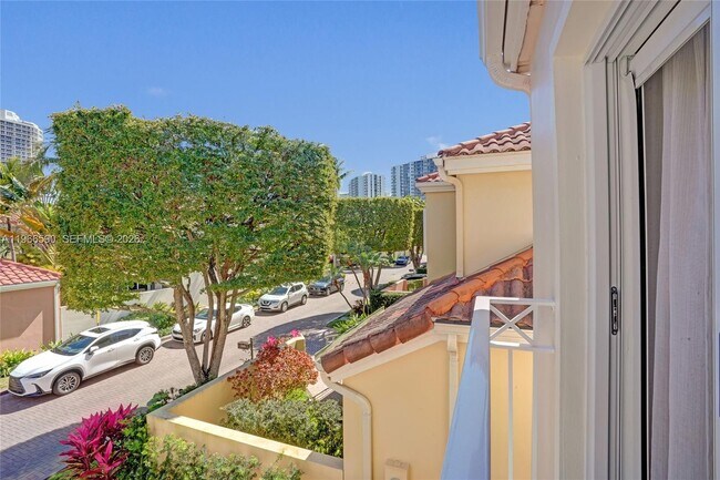 Building Photo - 20824 NE 37th Ave