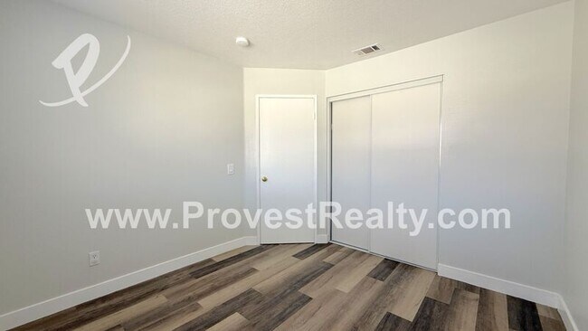 Building Photo - 14199 Estate Way