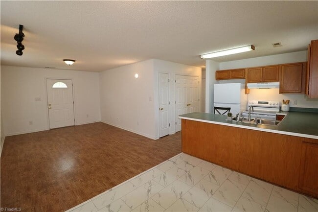 Building Photo - 2502 Bethabara Rd