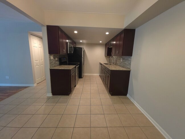 Building Photo - 1675 Kiowa Cir