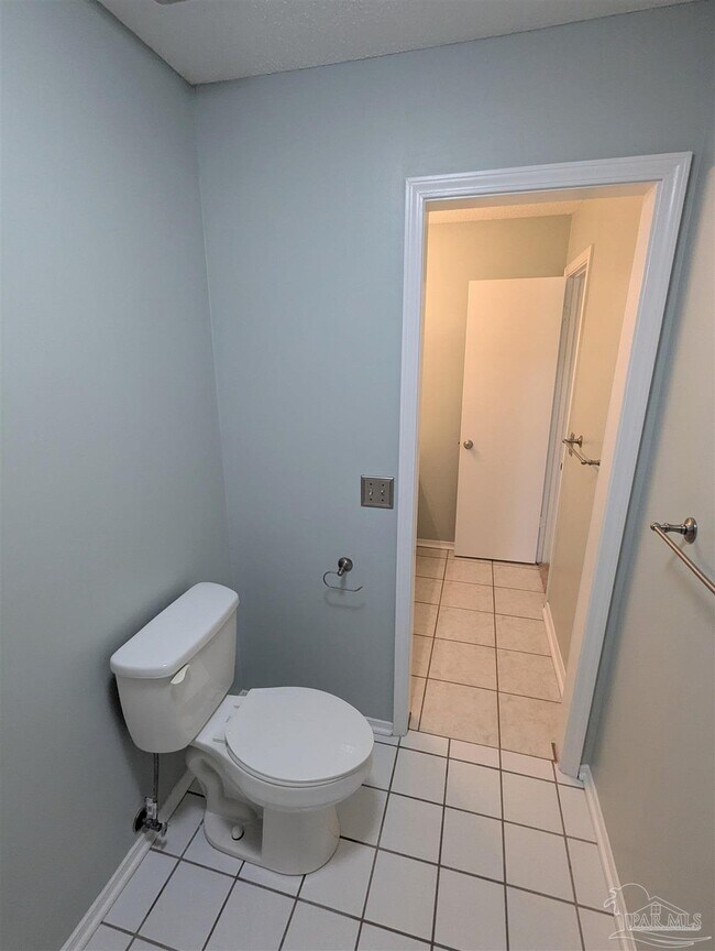 Building Photo - 512 Quail Nest Ln