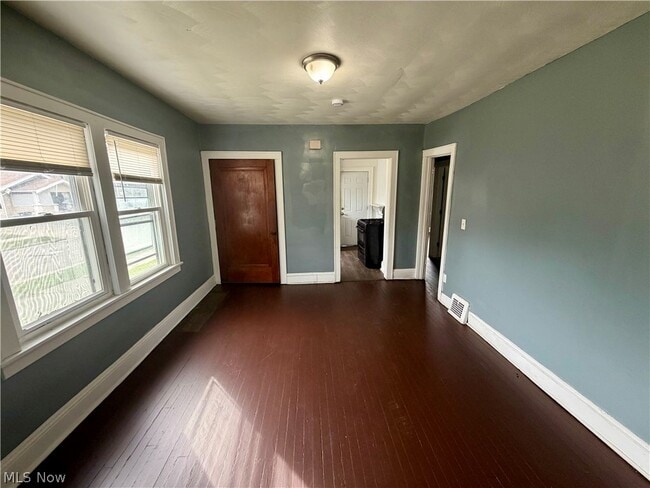 Building Photo - 578 Hoye Ave