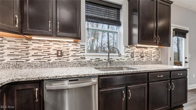 Building Photo - 6965 Chandlersville Rd