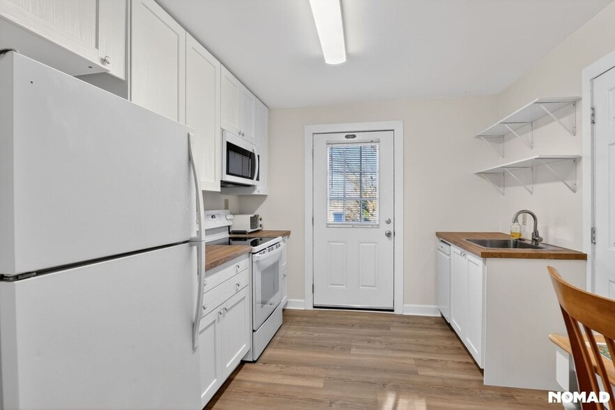 Building Photo - 145 Ridgeview Ln