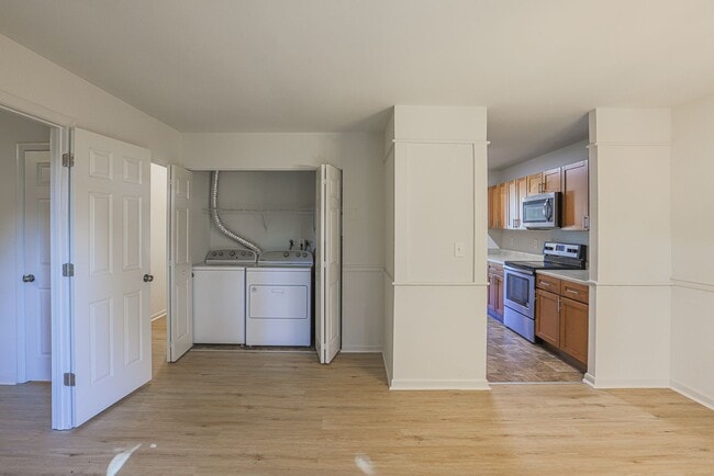 Building Photo - 821 Johahn Dr