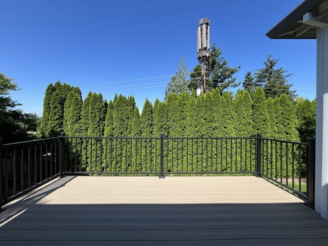 Building Photo - Beautifully Updated 3-Bedroom Cedar Mill Home with Chef's Kitchen, Huge Bonus Room and Private Ba...