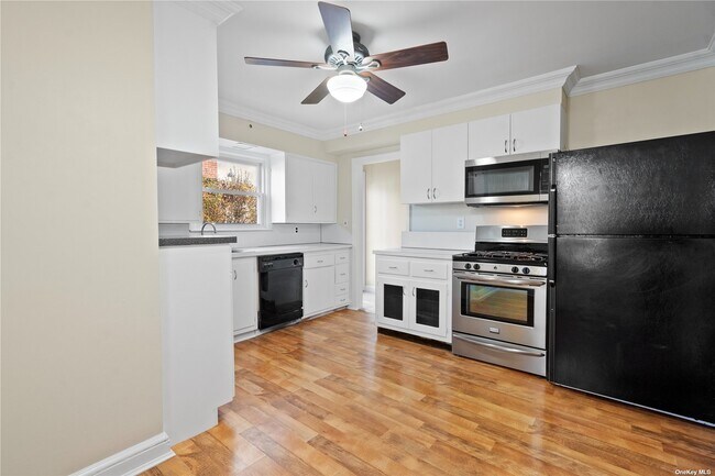 Building Photo - 31 Woolsey Ave