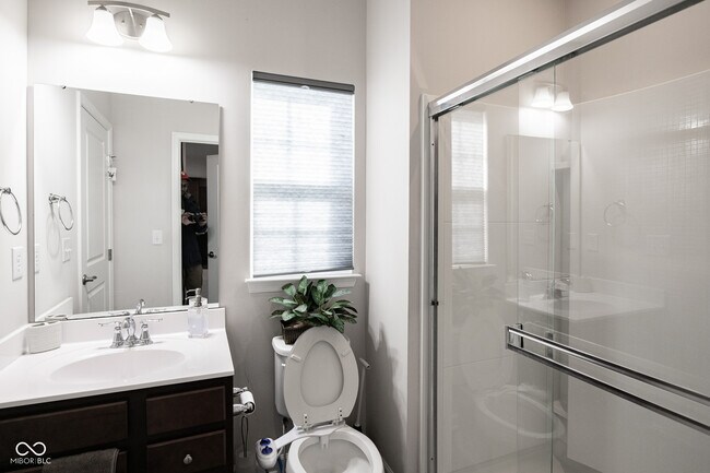 Building Photo - 453 Gathering Ln