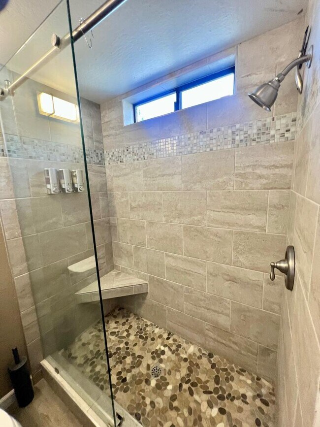 Building Photo - 497 Tahoe Keys Blvd