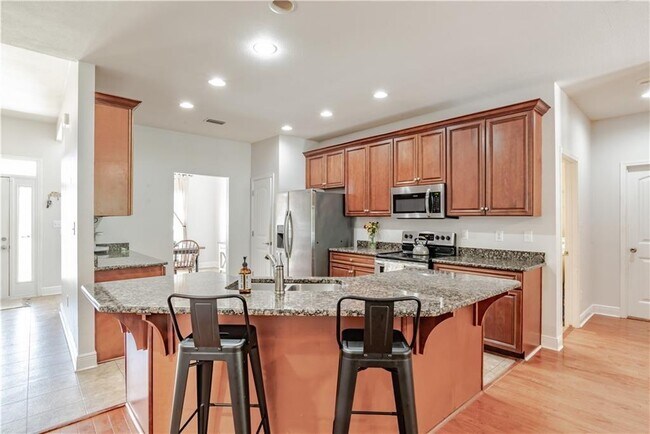 Building Photo - 10770 Hunters Cir W