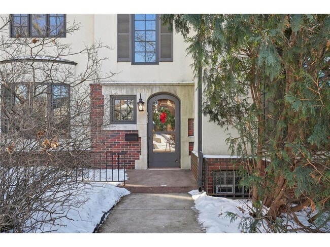 Building Photo - 1721 Humboldt Ave S