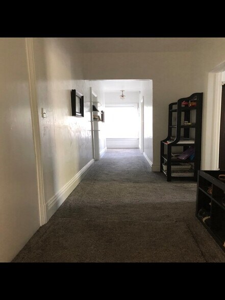 Building Photo - 115 E 200 N